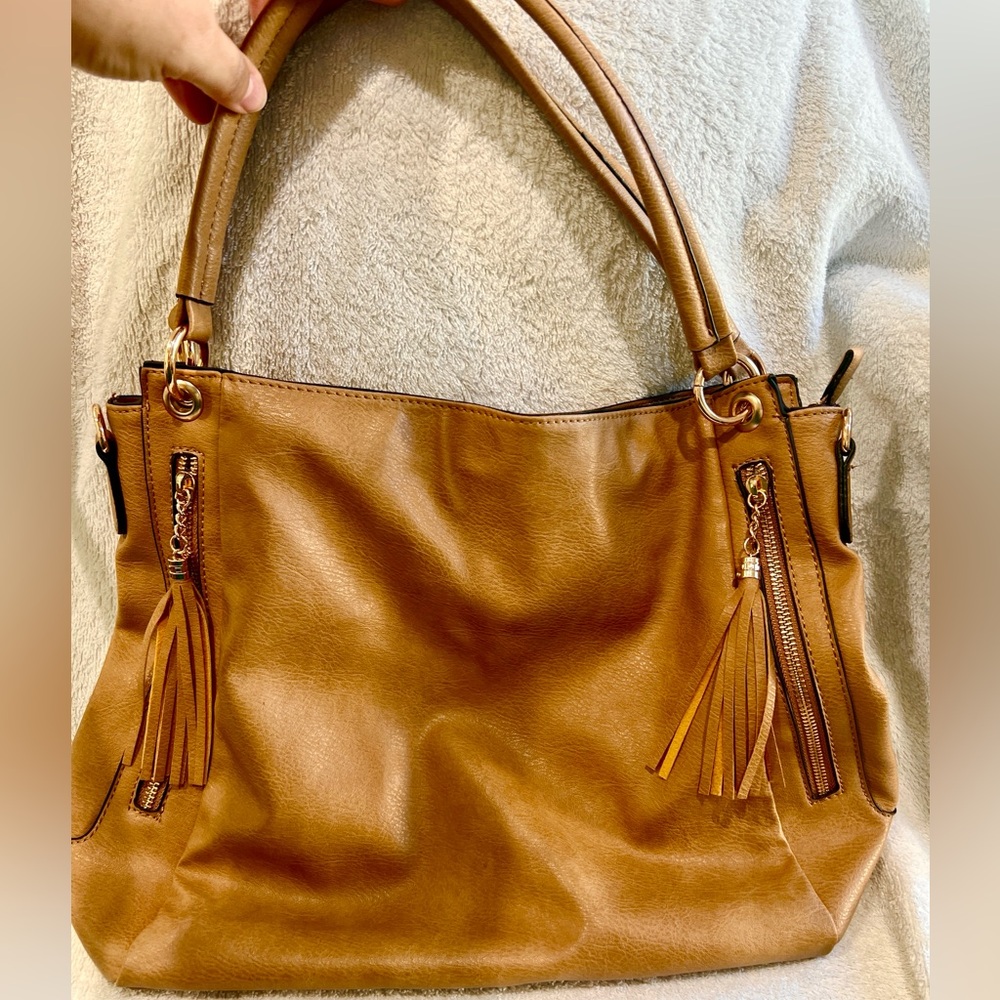 Isabelle Tan Faux Leather Shoulder Bag Tassel Slouchy Hobo Gold Hardware